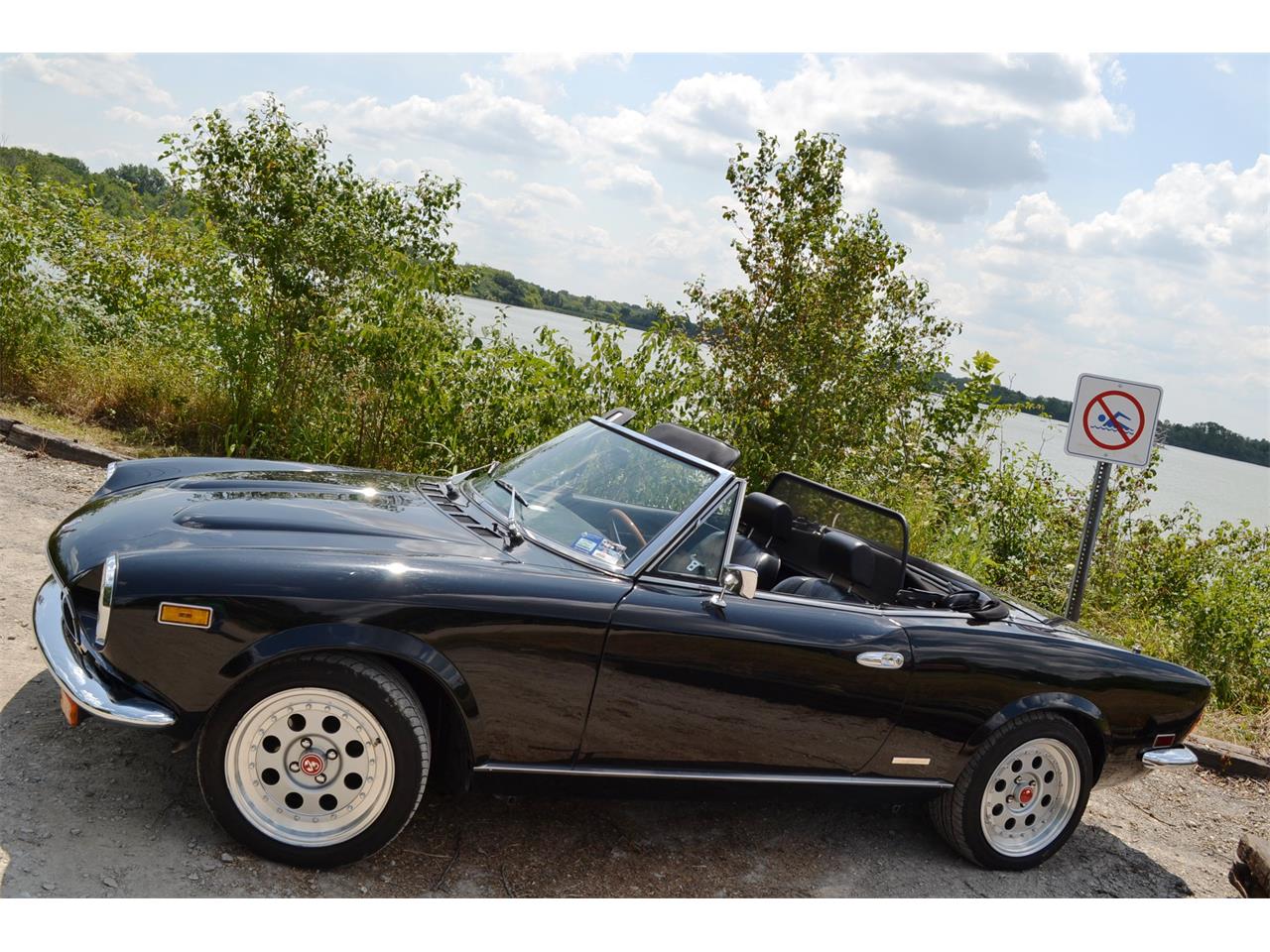 1985 fiat spider