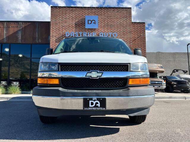2020 chevrolet express 2500 rwd 2500 regular wheelbase lt