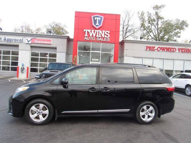 2020 toyota sienna le