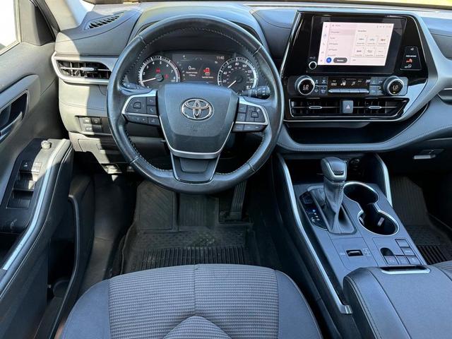 2023 toyota highlander le