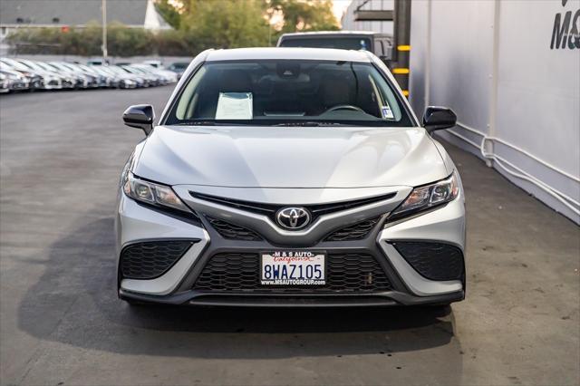 2021 toyota camry se