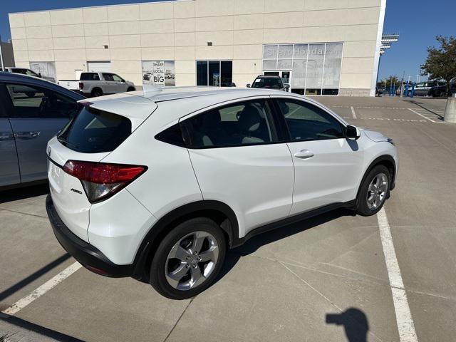 2022 honda hr-v lx
