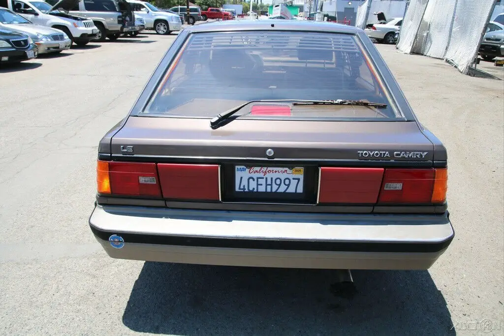 1986 toyota camry le hatchback automatic 4 cylinder no reserve