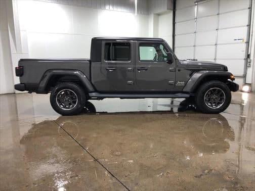 2022 jeep gladiator overland in beaverdale heights, iowa