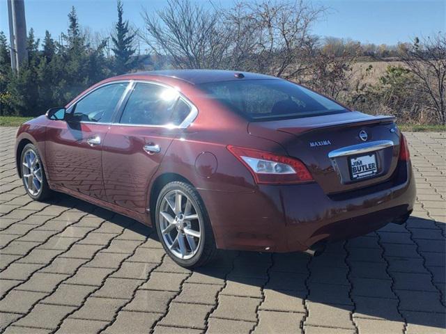 2010 nissan maxima sv