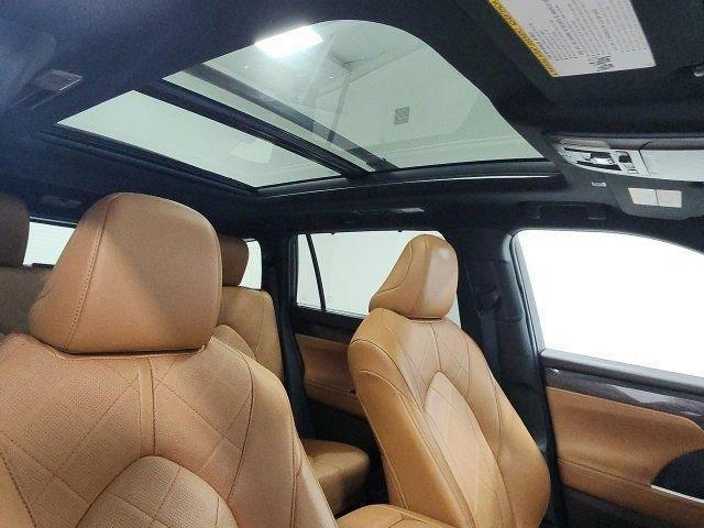 2022 toyota highlander hybrid platinum