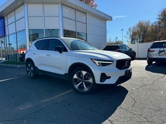 2023 volvo xc40 b5 awd plus dark