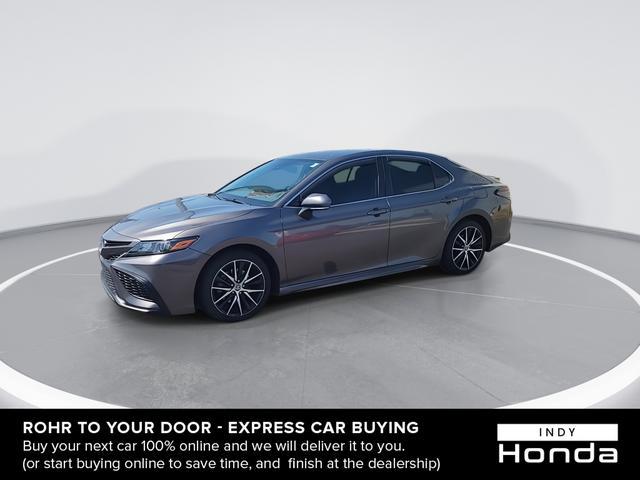 2022 toyota camry hybrid se