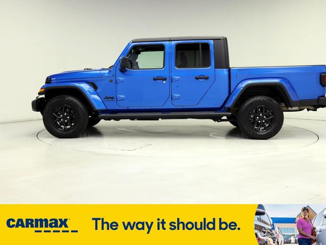 2022 jeep gladiator altitude