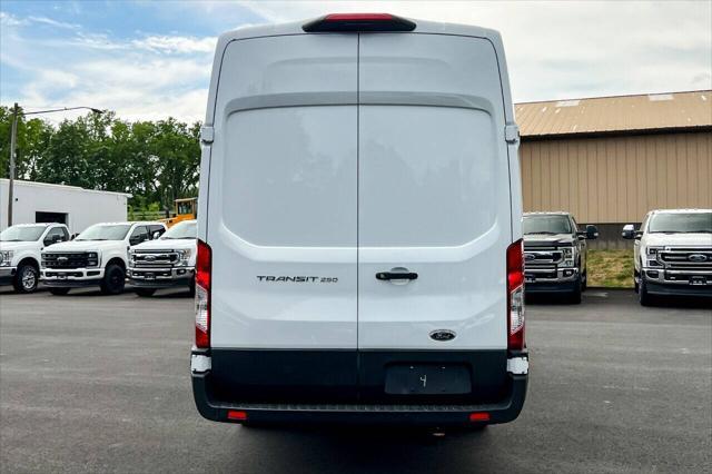 2021 ford transit-250 base