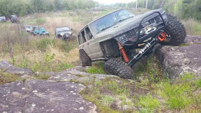 jeep cherokee rock crawler fabricated 9's 40â€ stickies lq9 6.0