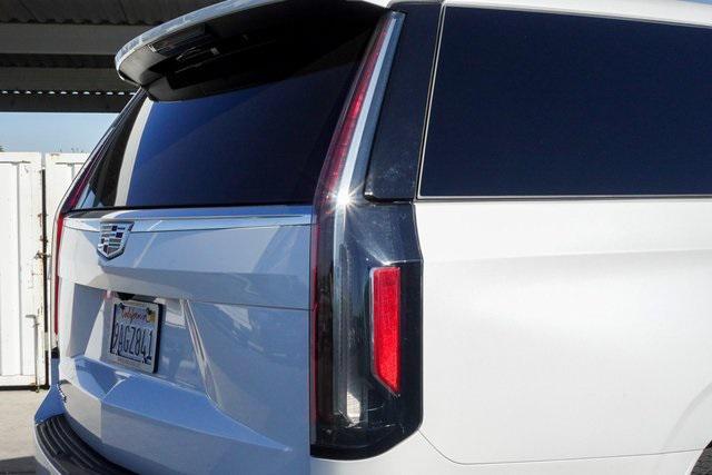 2022 cadillac escalade luxury