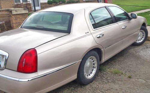 1998 lincoln towncar in missouri by owner