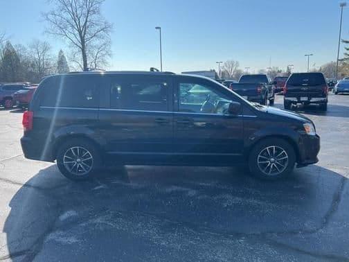 2017 dodge grand caravan sxt in sheboygan, wisconsin