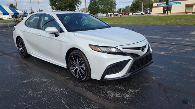 2023 toyota camry se
