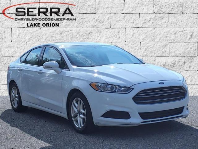 2016 ford fusion se