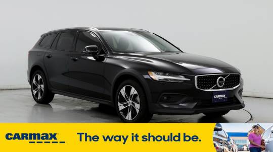 2022 Volvo V60 Cross Country