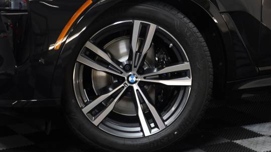 2025 BMW X7
