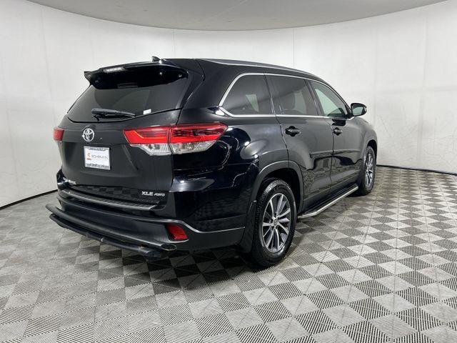 2019 toyota highlander se