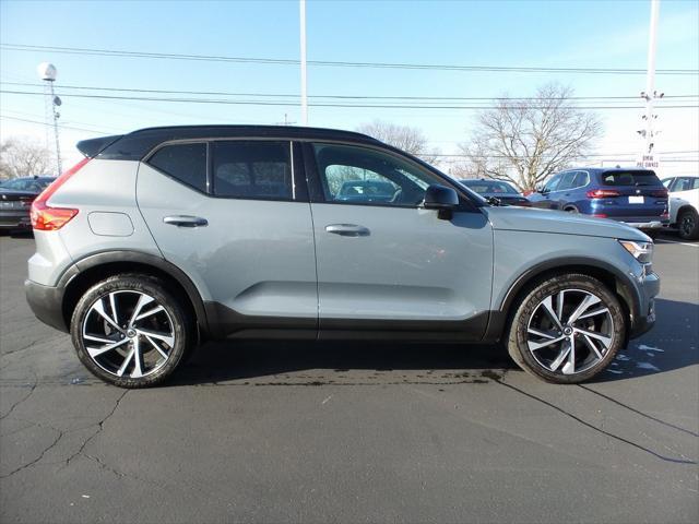 2021 volvo xc40 t5 r-design