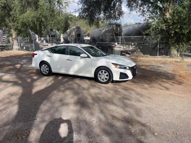 2023 nissan altima s fwd