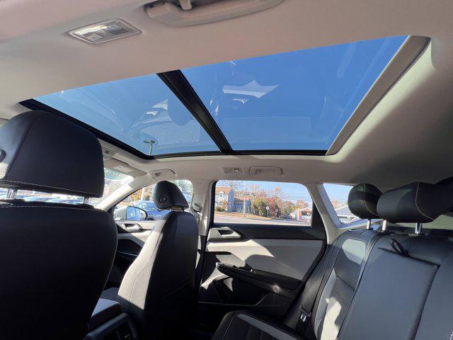 2022 volkswagen taos 1.5t sel