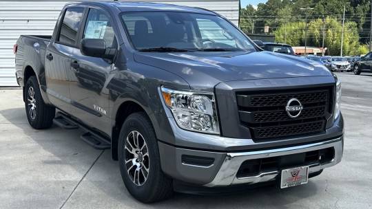 2024 Nissan Titan sv