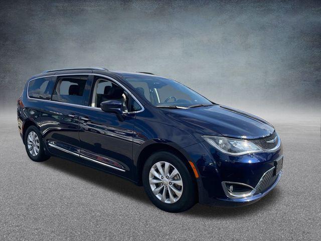 2019 chrysler pacifica touring l