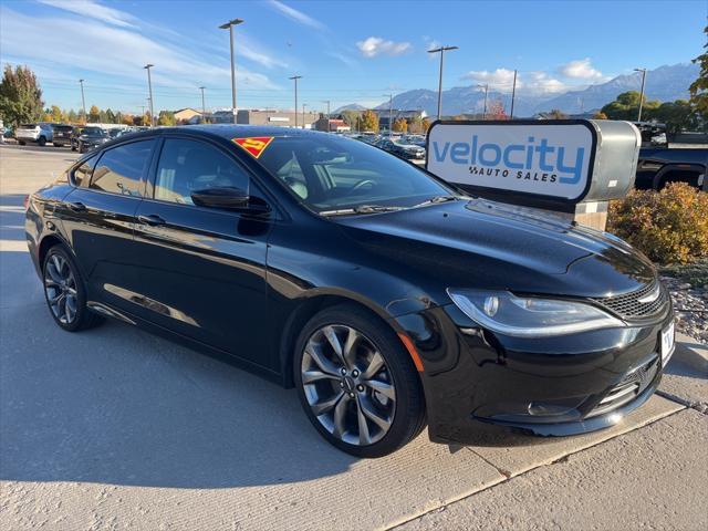 2015 chrysler 200 s