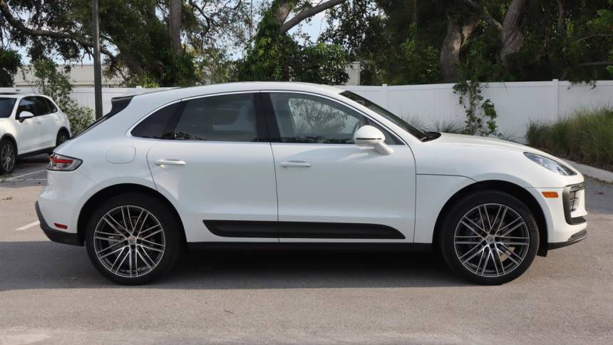 2023 porsche macan standard