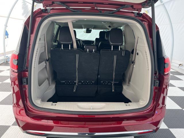 2022 chrysler pacifica touring l