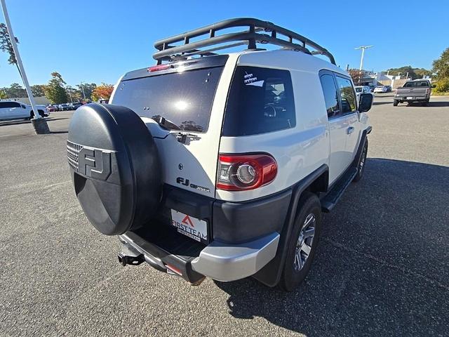 2014 toyota fj cruiser base