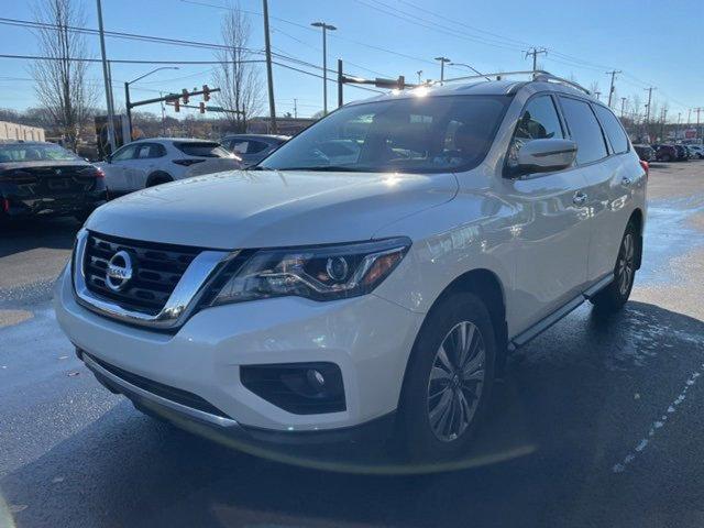 2018 nissan pathfinder sv