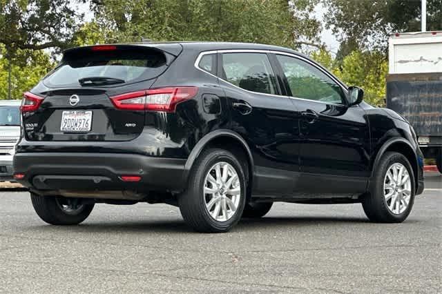 2021 nissan rogue sport s