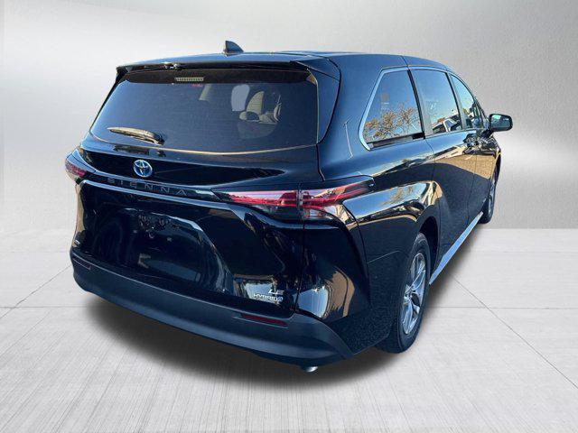 2021 toyota sienna le