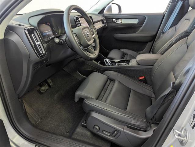 2024 volvo xc40 b5 ultimate bright theme