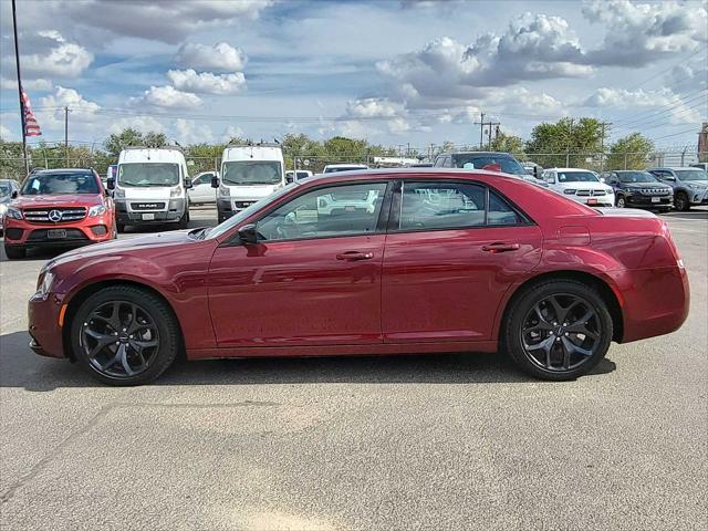 2023 chrysler 300 touring