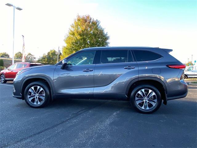 2022 toyota highlander xle