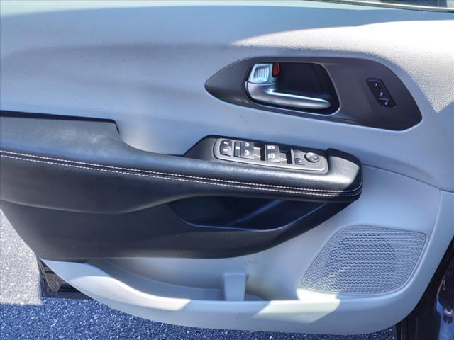 2022 chrysler pacifica touring l