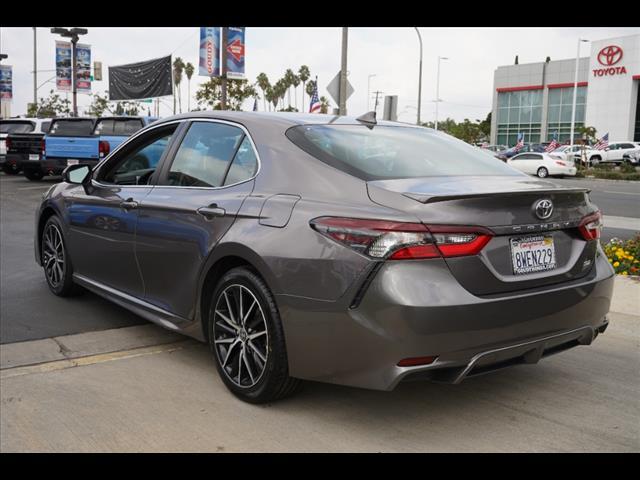 2021 toyota camry se