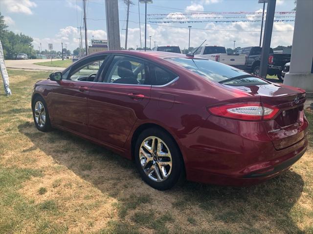 2016 ford fusion se