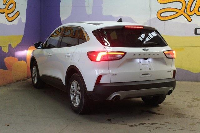 2021 ford escape se