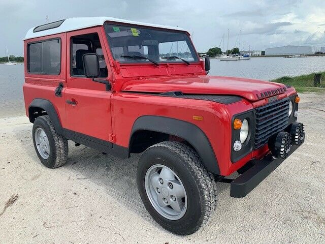 1988 land rover defender 4x4, 5 speeds, rust free, diesel