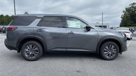 2024 Nissan Pathfinder s