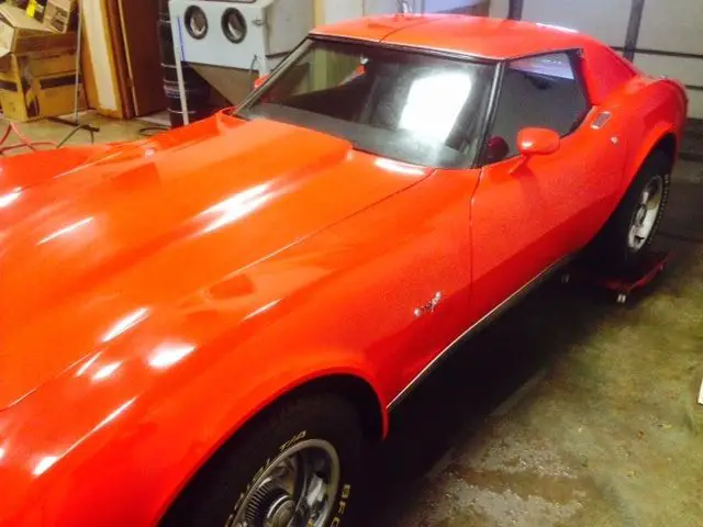 1977 chevrolet corvette base coupe 2-door 5.7l