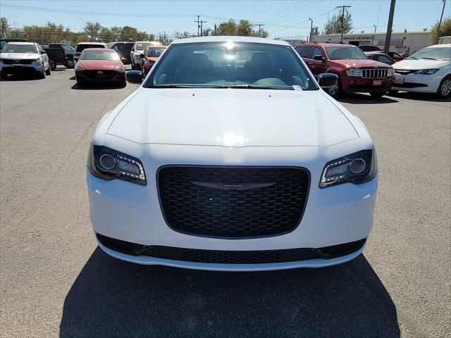 2023 chrysler 300 touring