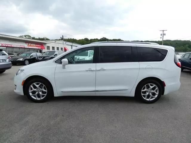 2018 chrysler pacifica touring-l