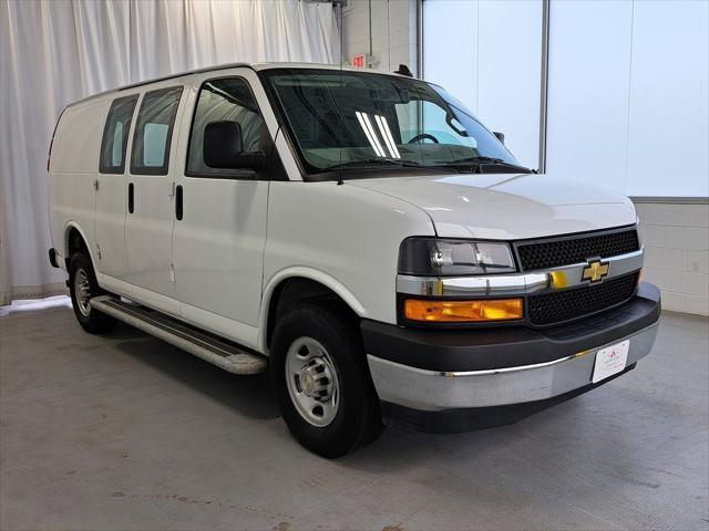 2022 chevrolet express 2500 rwd 2500 regular wheelbase wt