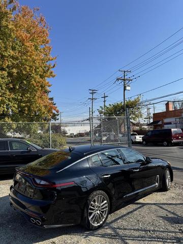 2018 kia stinger sedan 4d