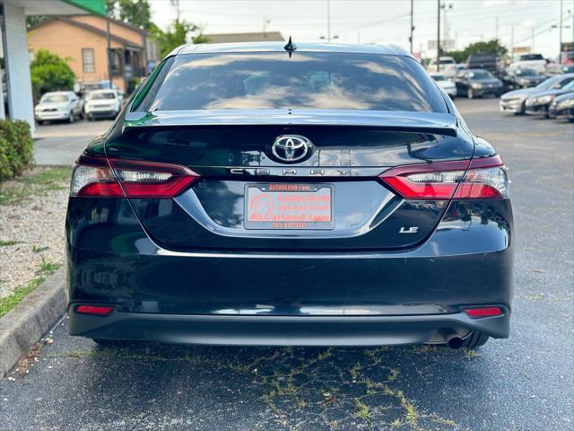 2022 toyota camry le